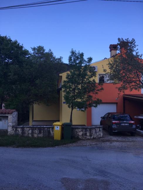 Dee's House and Pool Images_4