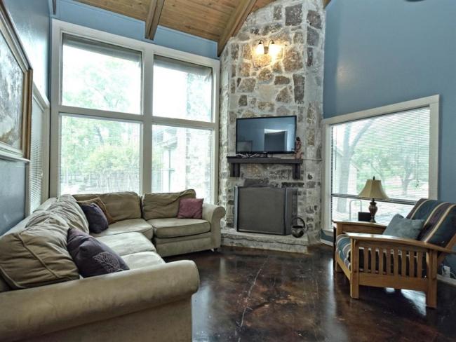 Spacious Hill Country Condo on the Beautiful T Bar M Ranch! - 101 T-Bar-M Images_4