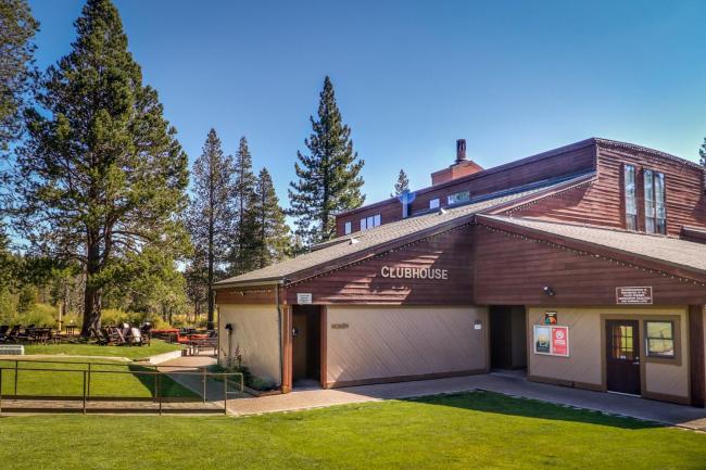 Retro Family Gathering Home in Tahoe Donner Images_4