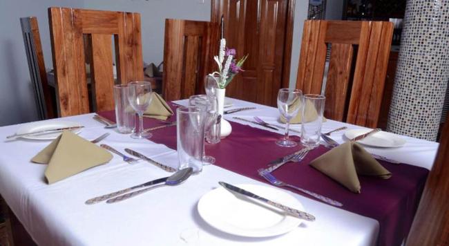 This Double Room is a great choice wail visiting Arusha Images_5