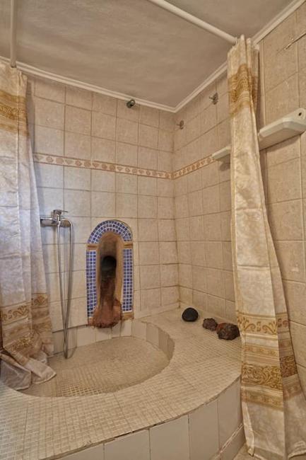 Santorini Cave Houses Images_4