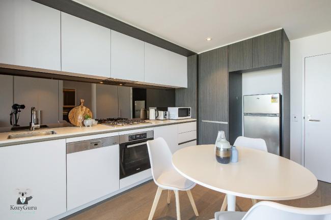 Docklands Brand New Apt with amazing view VDO915 Images_3