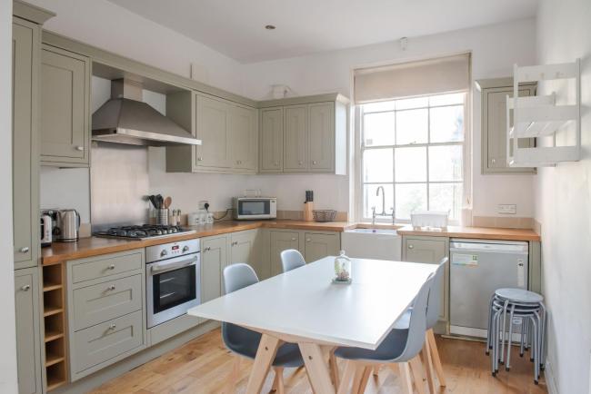 Bright And Spacious Flat In The Heart Of Camden Images_1