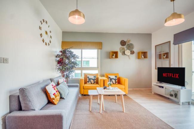 Vibrant Apt for 4 in The Greens by GuestReady Images_4