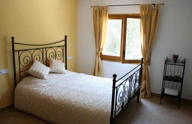 Begur Villa Sleeps 8 with Pool and WiFi Images_2