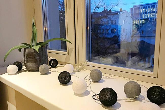 Retro Inspired Minimalist Studio Apartment Images_1