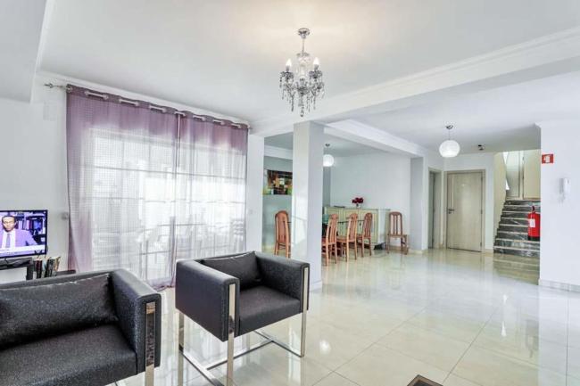 Gale de Cima Villa Sleeps 8 with Pool Air Con and WiFi Images_5