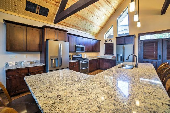 Branson Home with Deck 1 Mi to Silver Dollar City! Images_5