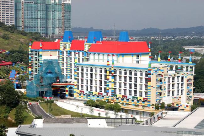 2 Mins to LegoLand!!! FAMILY 1Bedroom 3310T1 SUPERHERO THEME Images_1