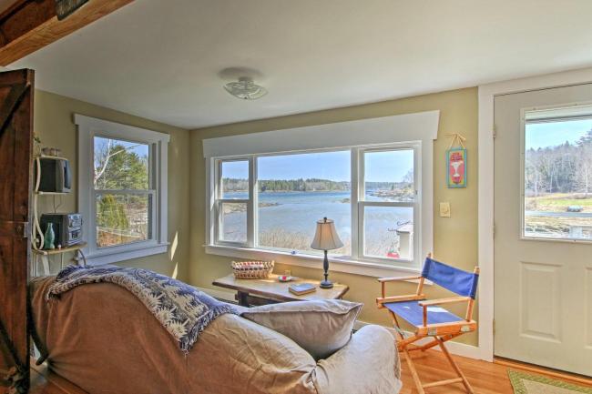 Waterfront Tidal Cove Cottage-Kayak and Views! Images_4