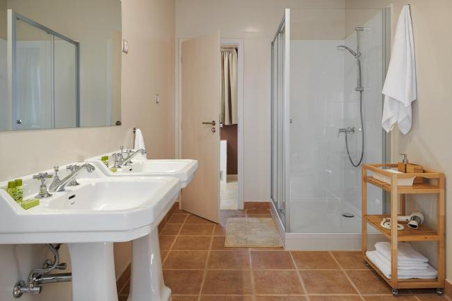 Rudina Villa Sleeps 10 with Pool Air Con and WiFi Images_4