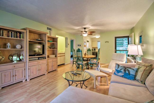 Hilton Head Condo with Comm Pool - Walk to Beach Images_2