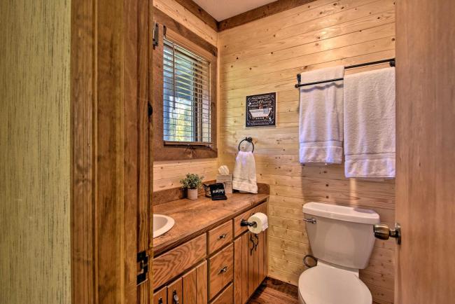 Cabin in Woods w/Fire Pit, 2 Mi to Beech Mtn! Images_5