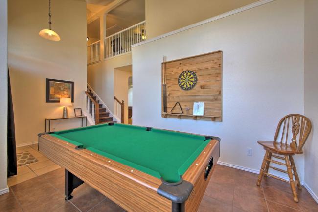 Home w/ Yard & Pool Table - By Randolph AFB! Images_4