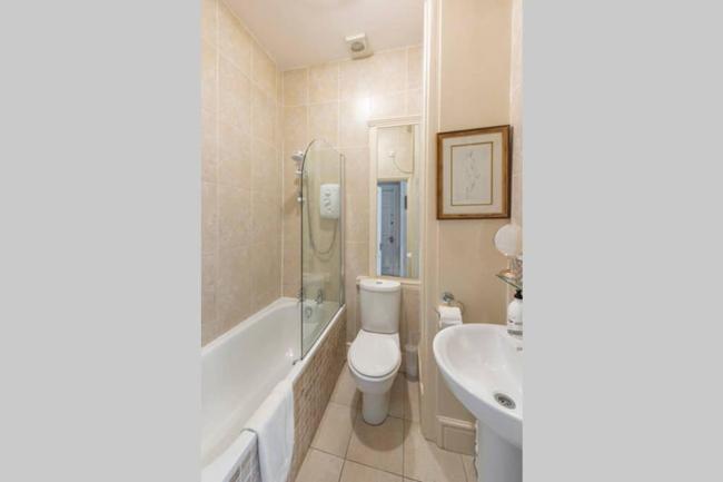 Beautiful Studio with private outside terrace Images_2