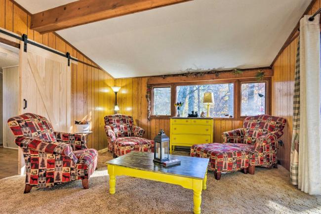 Cottage w/Deck + Forest Views, 6 Mi to Hiking Images_5