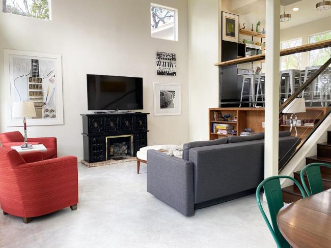 Waterloo Retreat - Located in East Austin Images_4