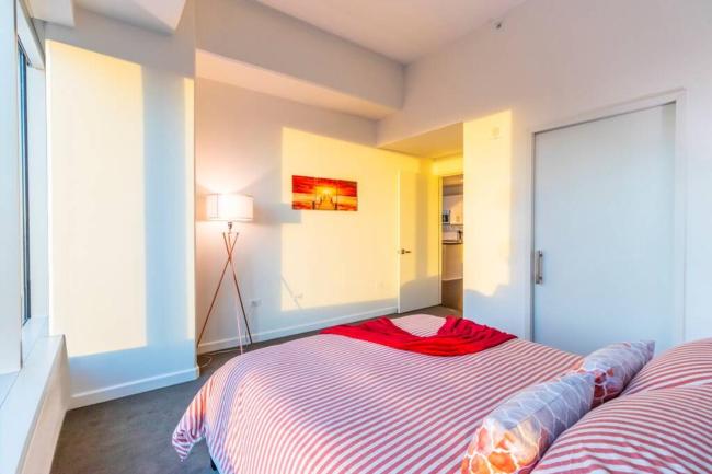 Spacious 2BD2T two steps from the beach! Images_3