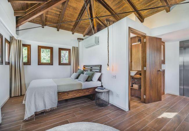 Sant Vicent de sa Cala Villa Sleeps 6 with Pool Air Con and WiFi Images_2