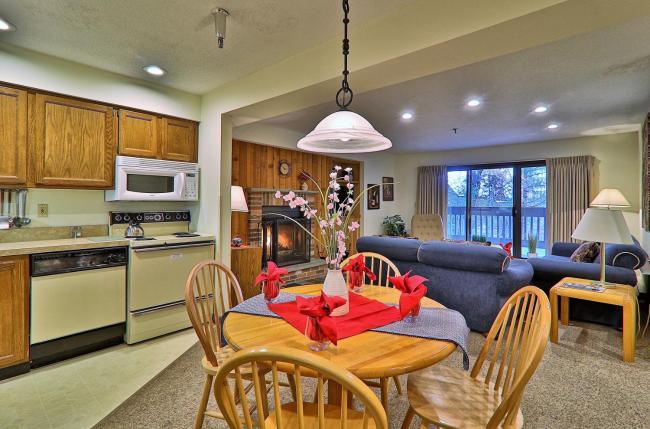 MG 3B02 - Wow. Can you get any closer? 1BR/1BA Sleeps 4 Images_1