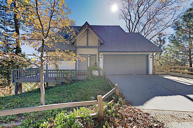 Beautiful Retreat: Lake/Mountain Views & Game Room home Images_2