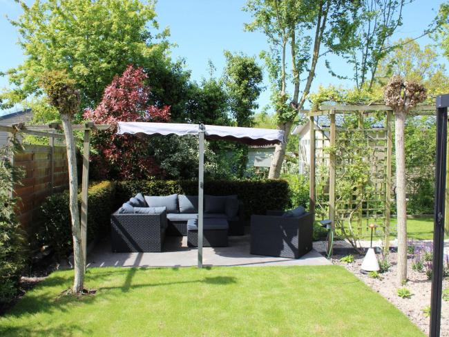 Charming Chalet in Goedereede with Garden Images_5