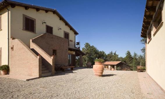 Fiordini Apartment Sleeps 4 with Pool Air Con and WiFi Images_3