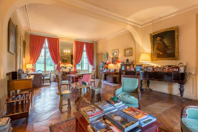 Cande Chateau Sleeps 13 Pool WiFi Images_5