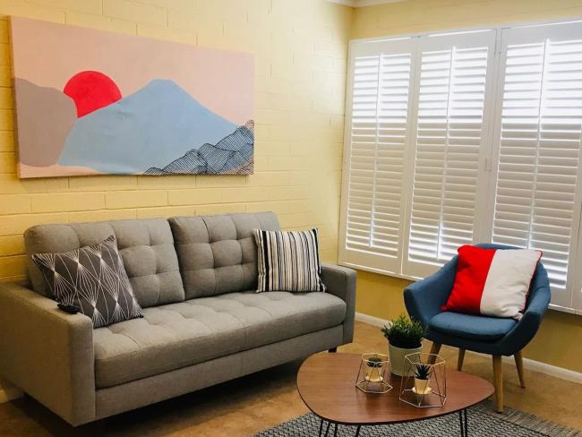 Upscale & Renovated 1BR w/ Luxurious Pool Images_3