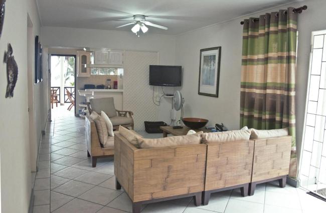 Three Bedroom Apartment on the Beach Images_1