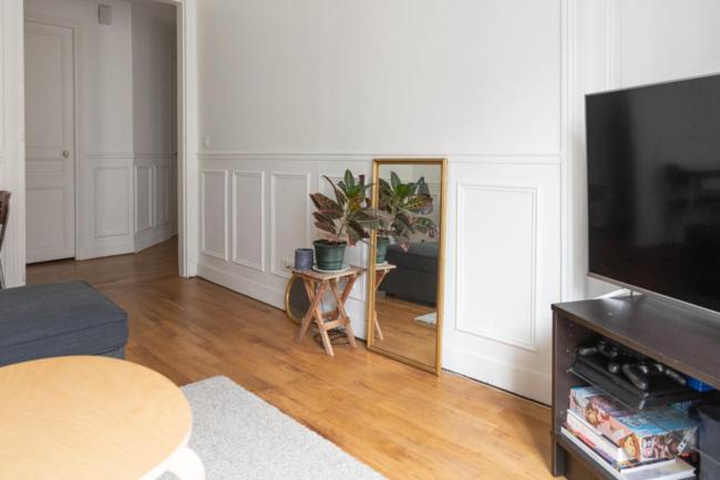 Modern and bright apartment near Buttes Chaumont Images_3