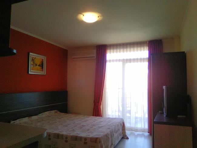 Apartment On Aphrodite 2 Images_4