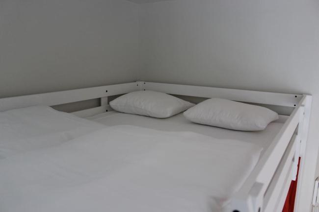 Vibrant and Lively Central Location. MB302 Images_3