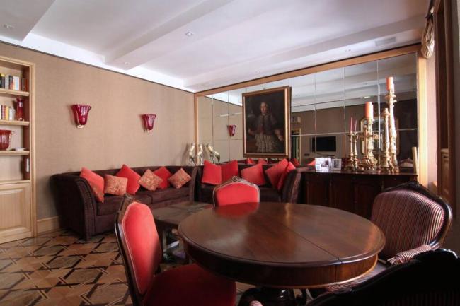 Stroll Through Rich History via this Central Hideaway Images_5