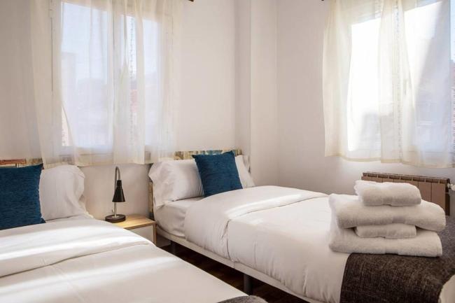 Cozy 2 Bed Apt in Tetuán - 3min to metro station Images_3