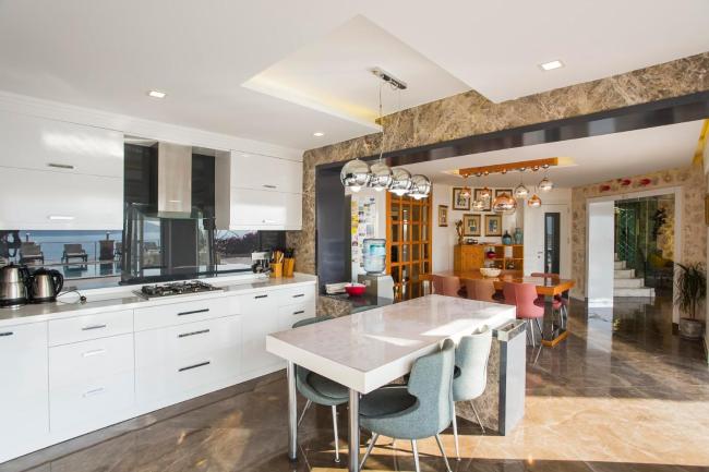 Kalkan Villa Sleeps 8 with Pool Air Con and WiFi Images_1