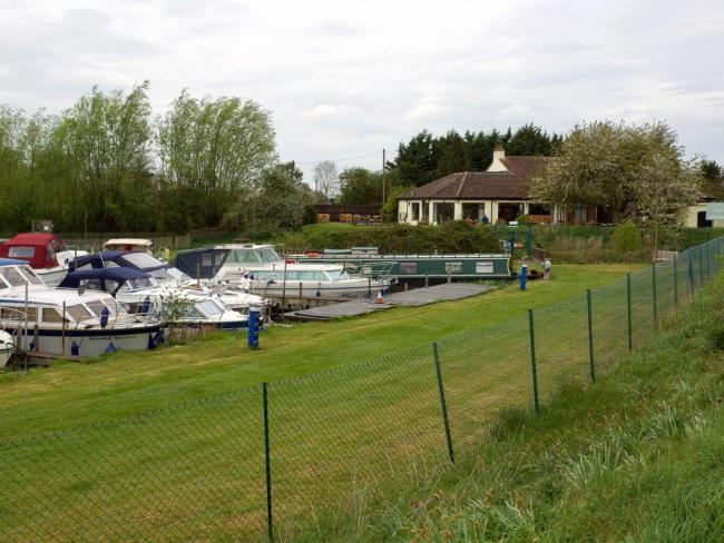 The Lazy Otter No 46-UK30750 Images_2