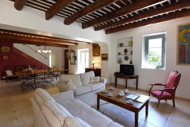 Coustellet Villa Sleeps 6 Pool WiFi Images_1