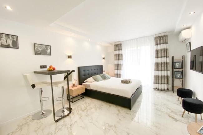 Few steps from the beach - Nice studio w terrace Images_5