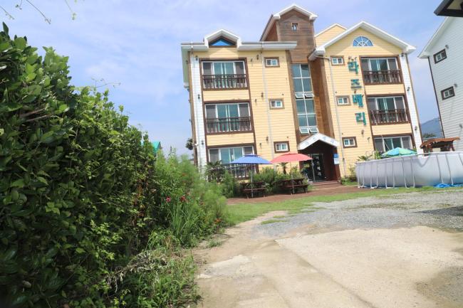 Gyeongju Raspberry Pension Images_1