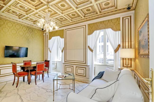 Elegant apartment nearby Trevi Fountain Images_4