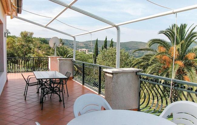 Marrota Villa Sleeps 6 with Pool Air Con and WiFi Images_5