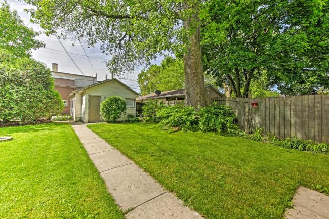 Quiet Apt Less Than 1 Mile to Lake Michigan and Downtown! Images_2
