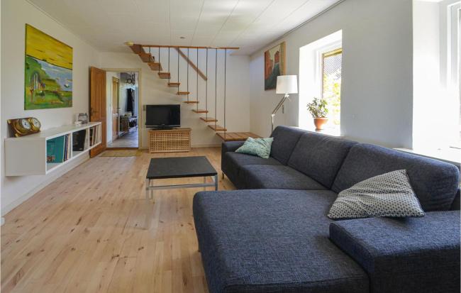 Beautiful home in Roslev w/ WiFi and 5 Bedrooms Images_2