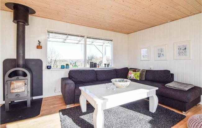 Beautiful home in Juelsminde w/ WiFi and 3 Bedrooms Images_1