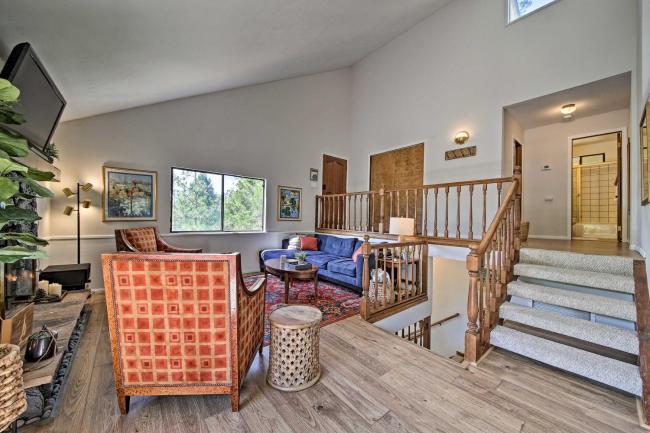 Modern-Chic Cabin Less Than 5 Mi to Lake Arrowhead Village Images_3