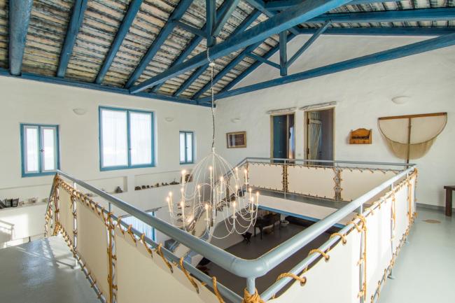 Private beachfront villa with pool Images_4