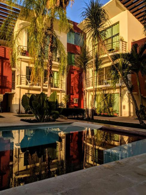 25' Balcony 13' windows Boho Decor Pool Open Images_3