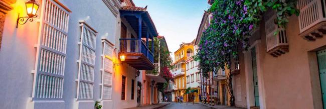 Study in the Old City of Cartagena E3m With Air conditioning and Wifi Images_5