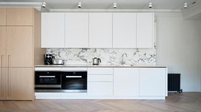 Plum Guide - Centre Stage I Images_4